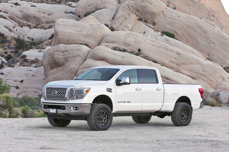 Fabtech 16-18 Nissan Titan Xd 4WD 2in Dlss 2.5 C/O Sys w/Rr Dlss - Mammoth Racing -