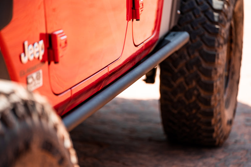 DV8 Offroad 20-22 Jeep Gladiator Bedside Sliders With Built in Skid Plates - Mammoth Racing -