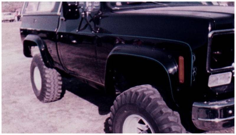 Bushwacker 75-80 Chevy K10 Suburban Cutout Style Flares 2pc - Black - Mammoth Racing -